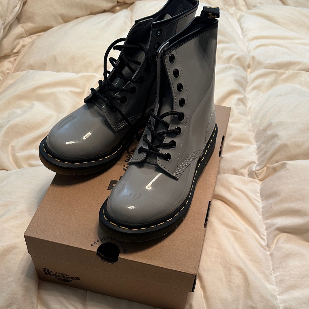 Dr. Martens 1460 Gray Patent Leather Boots NIB - Picture 2 of 9
